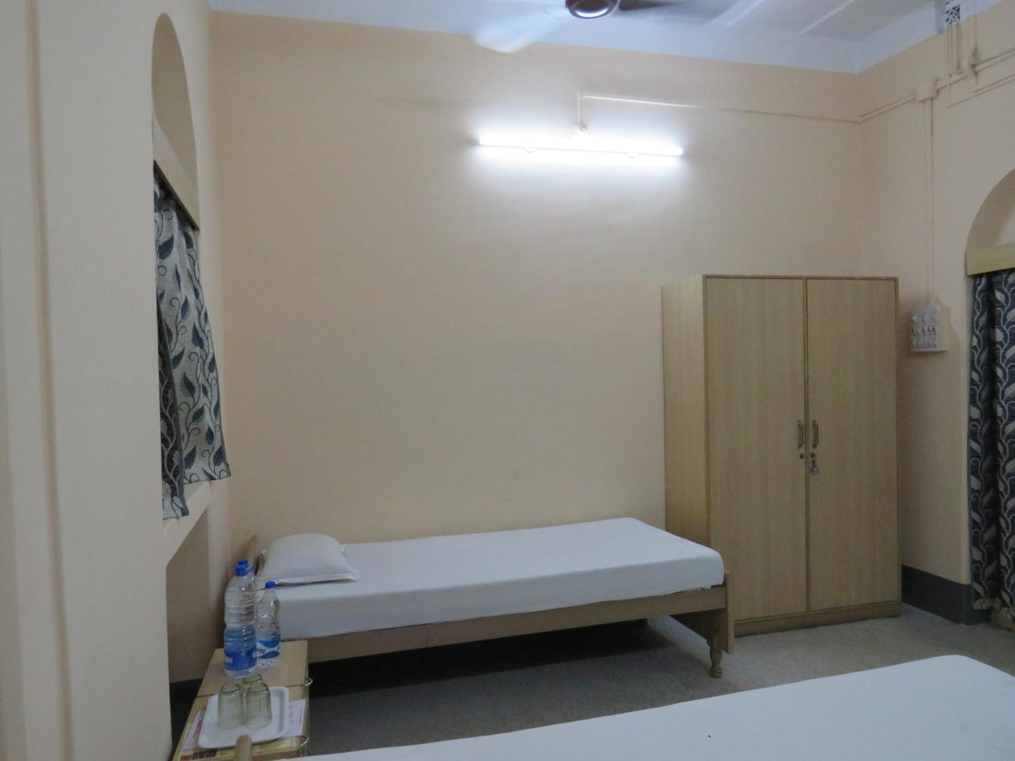 כלכותה Shaw Guest House מראה חיצוני תמונה
